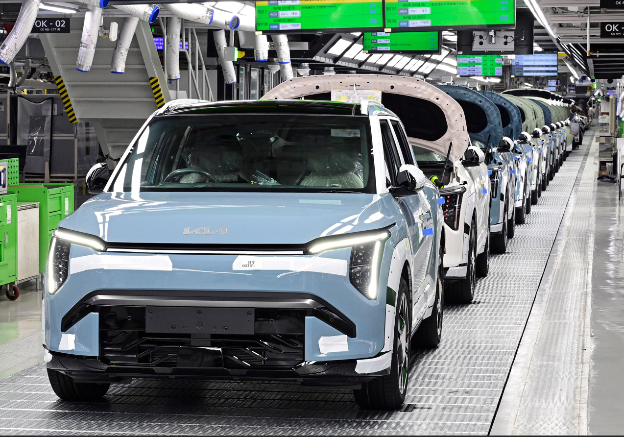 Riset GEVA Ungkap di Balik Lambatnya Peralihan Kendaraan EV