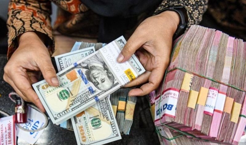 Saatnya Indonesia Mengurangi Ketergantungan Pada Dolar