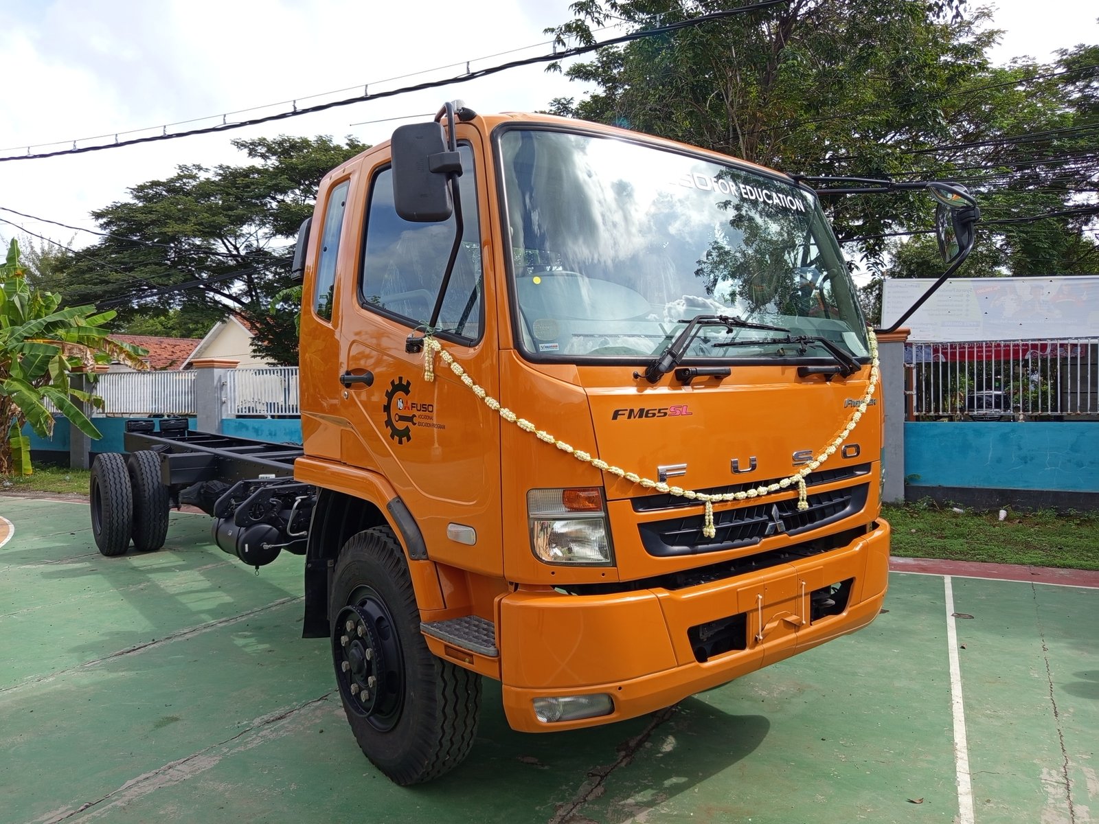 Mitsubishi Fuso Raih Top Brand 100 Award 2026 dengan Pangsa Pasar 39,9 Persen