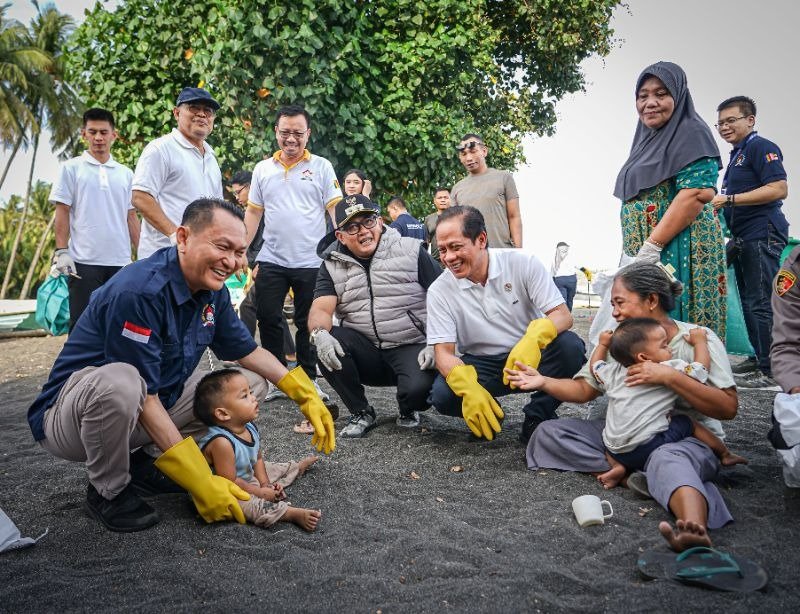 Menteri Hanif Berikan Edukasi Lingkungan Berkelanjutan di Lombok