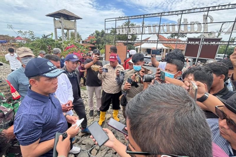 Perangi Mikroplastik, Menteri Hanif Minta Pemda Segera 'Capping' TPA