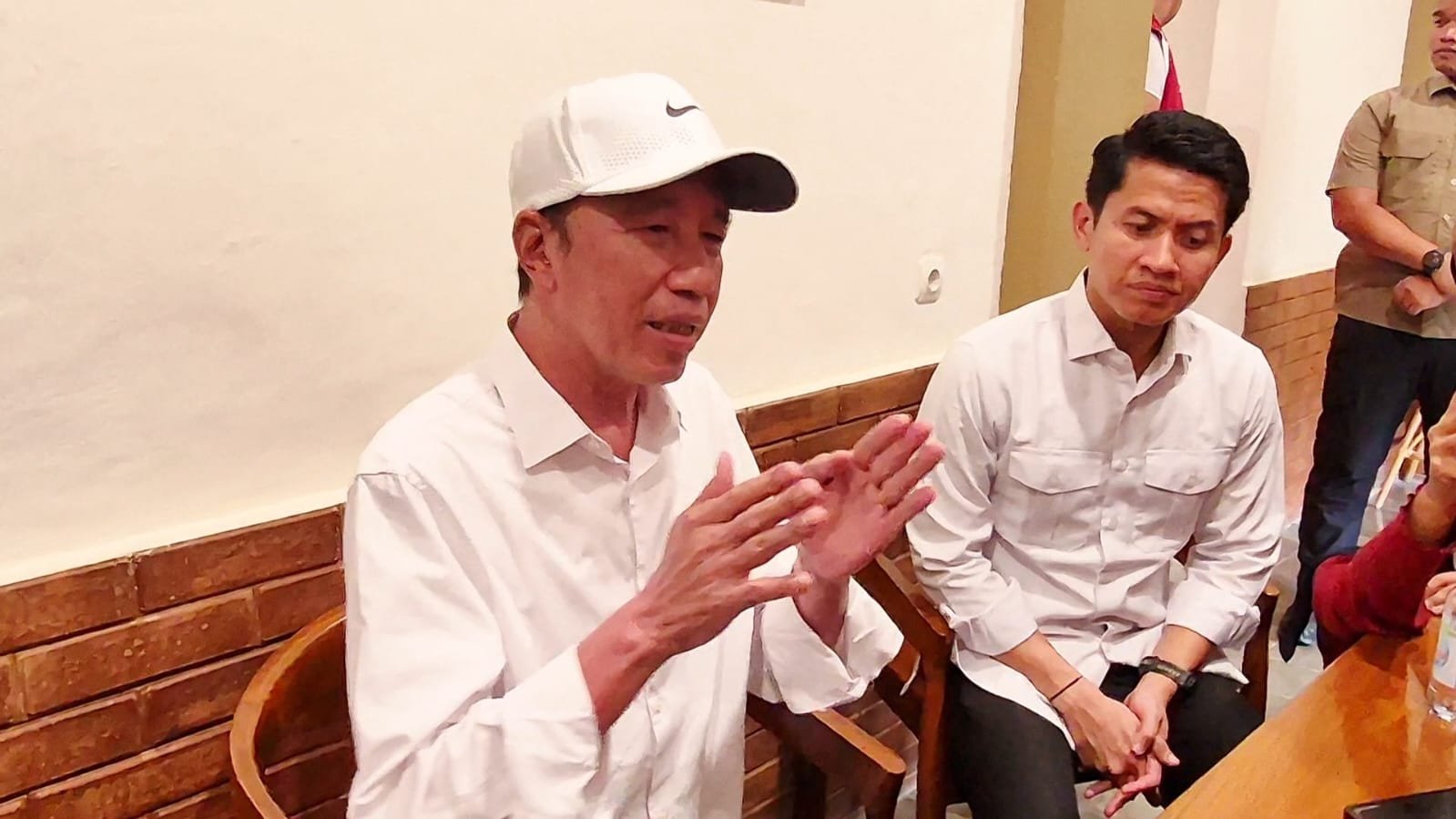 Jokowi Buka Suara Soal Kereta Cepat Whoosh, Kurangi Kerugian Negara