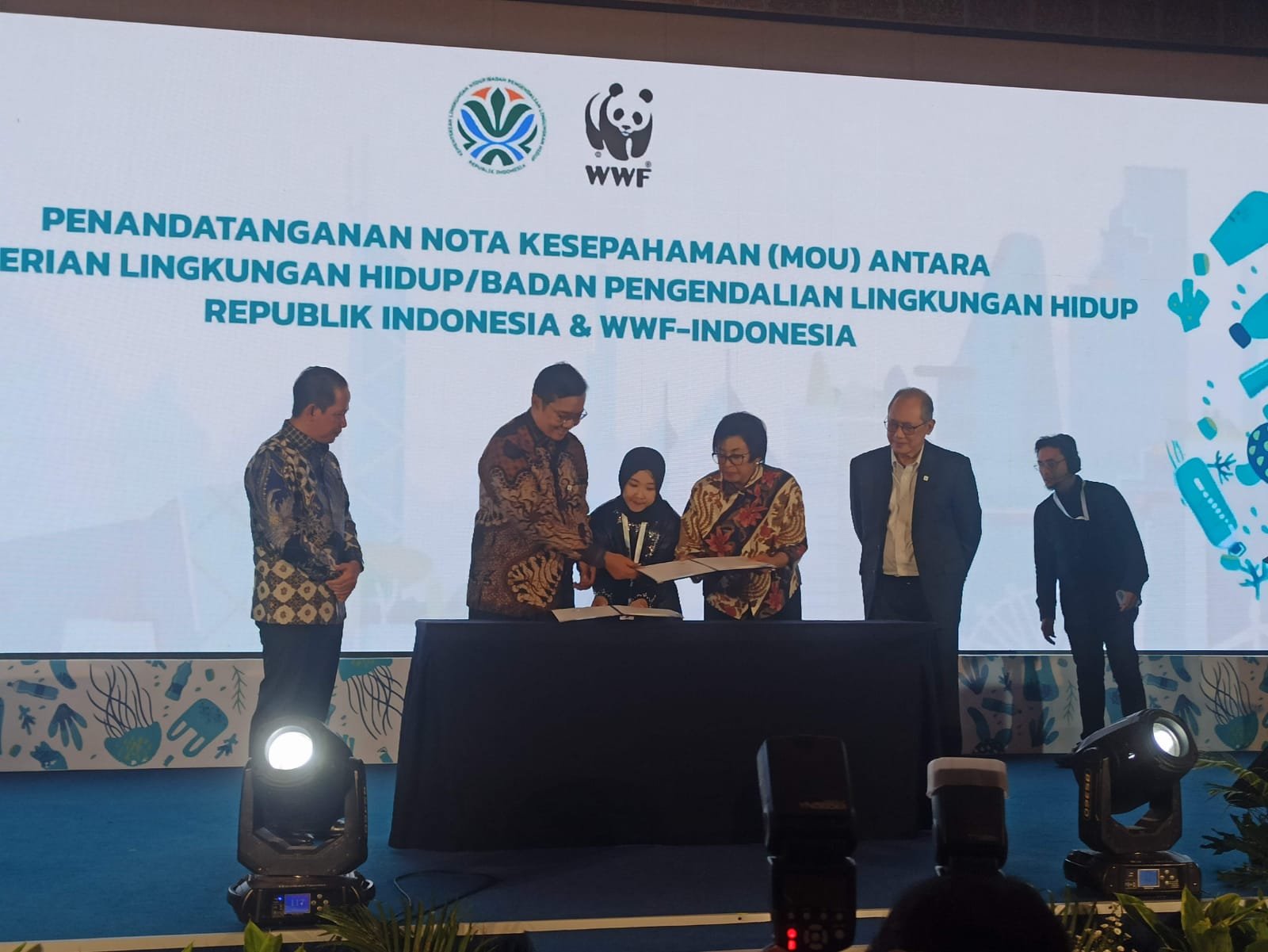 KLH dan WWF Indonesia Kolaborasi Tangani Berbagai Isu Lingkungan