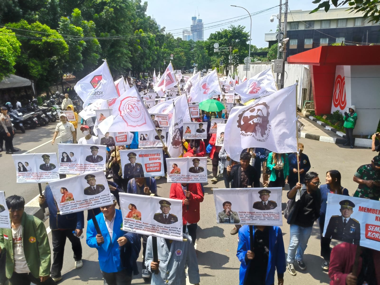 Ratusan Mahasiswa Kepung KPK, KOSMAK Desak Pemeriksaan Jampidsus Kejagung