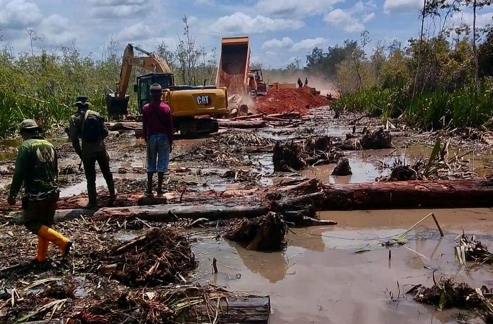 Masyarakat Adat Bukan Sekadar Angka: Hentikan Perampasan Hutan dan Beri Perlindungan Nyata