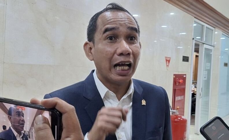 DPR Minta Polri Laksanakan Putusan MK soal Jabatan Sipil