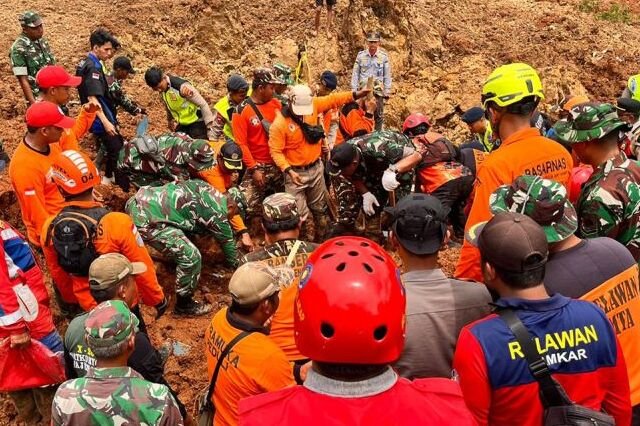 Percepat Penanganan Longsor Cilacap, BNPB Operasi Modifikasi Cuaca