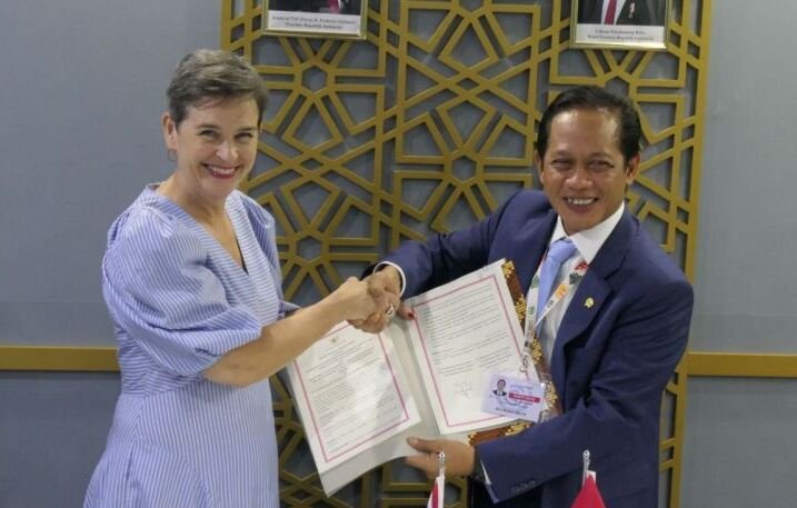 Indonesia-Inggris Teken MoU Berantas Polusi Sampah Plastik