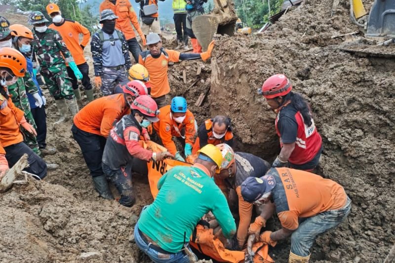 Tim SAR Temukan Tujuh Korban Longsor Banjarnegara