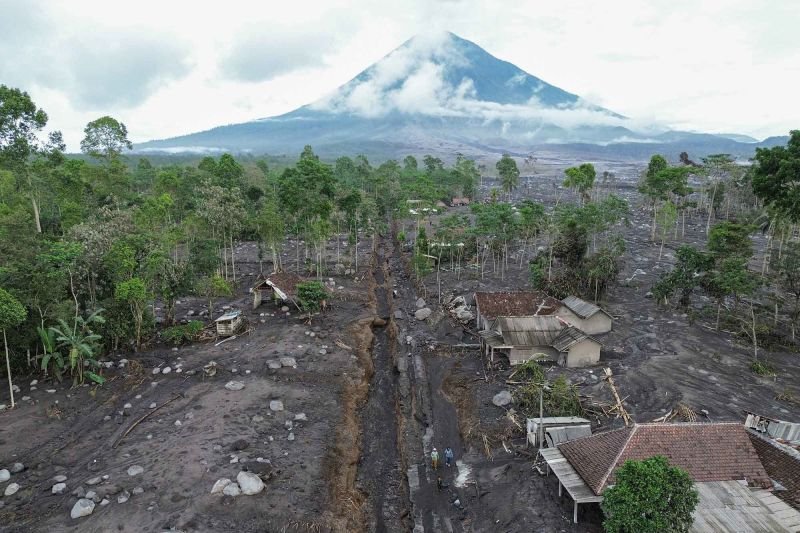 DPR Minta Utamakan Keselamatan Warga Terdampak Erupsi Semeru