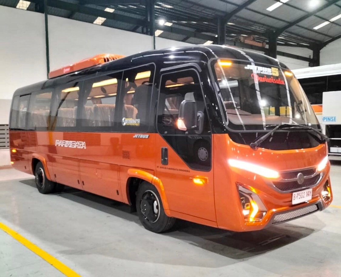 GJAW 2025: PO Kerub Pariwisata Perkuat Armada dengan Hino GB 150 L