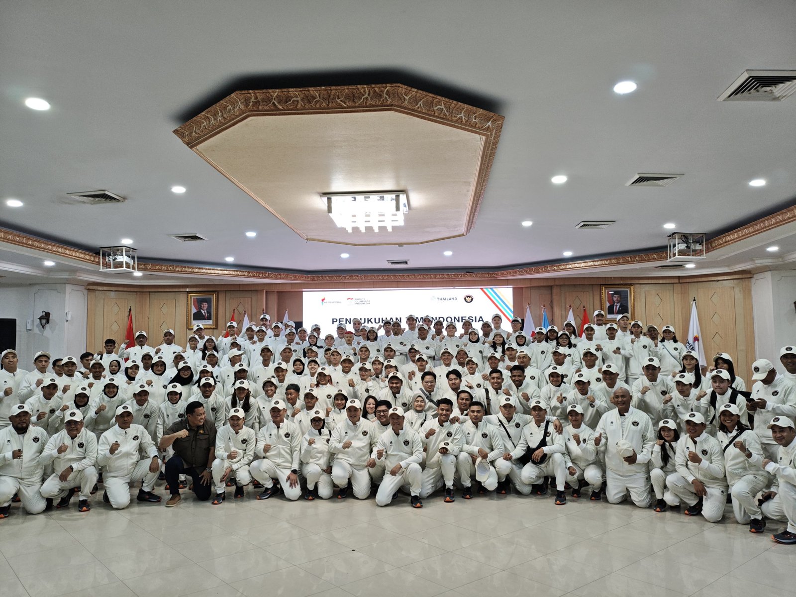 1.021 Atlet Resmi Dikukuhkan, Indonesia Targetkan 80 Emas di SEA Games 2025