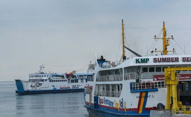Awal Tahun, 30 Ribu Orang Menyeberang dari Bali ke Jawa