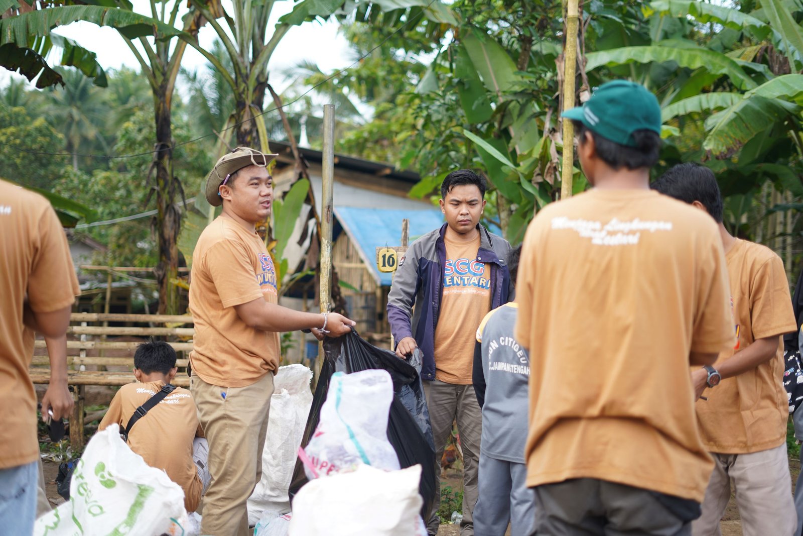 Dari Jalan Sehat hingga Tukar Sampah, Cara Warga Sukabumi Belajar Peduli Lingkungan
