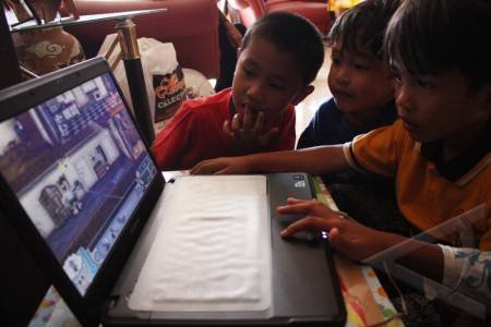 110 Juta Anak Indonesia Menggunakan Internet, Orang Tua Diminta Siaga