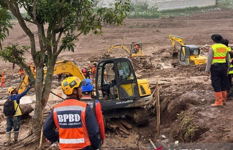 Hari Ke-10 Pencarian, Tim SAR Evakuasi 83 Jenazah Longsor Cisarua