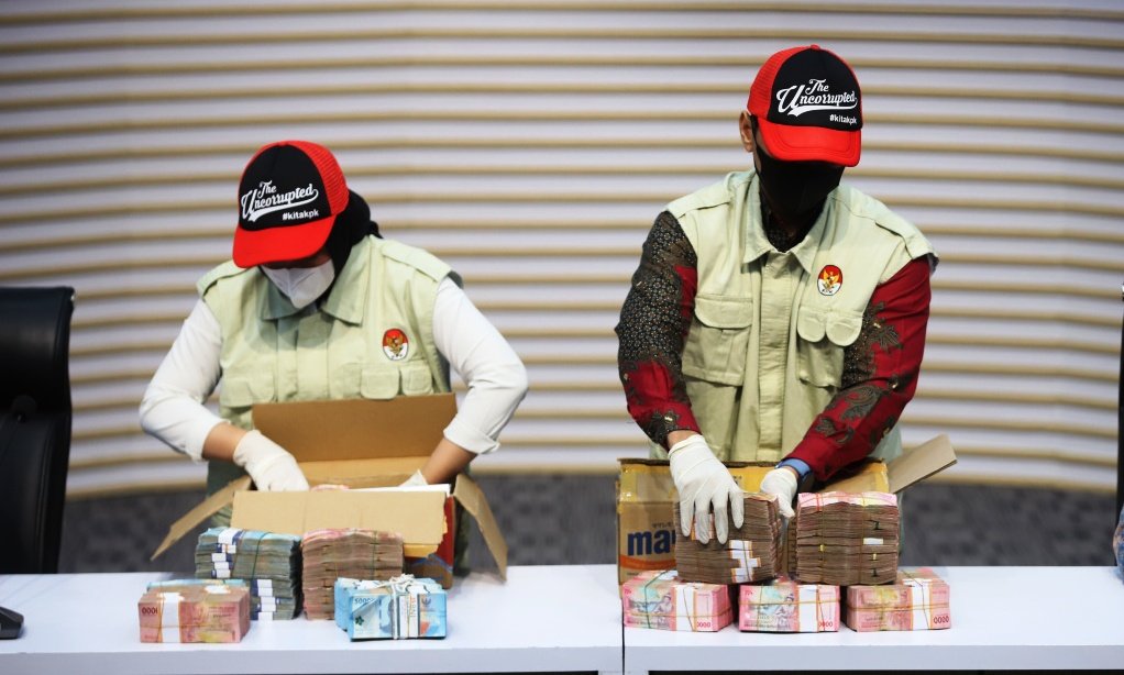 OTT KPK di Banjarmasin Bongkar Modus Suap Restitusi Sawit: Invoice Fiktif hingga DP Rumah