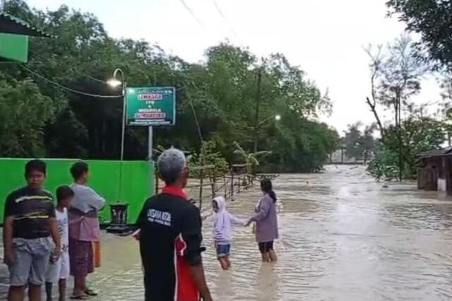 Grobogan Dilanda Banjir: 27 Desa Terendam, Ribuan Warga Mengungsi