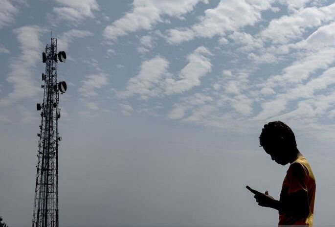 Memecah Sentralisasi Layar Melalui Industri Drama Mikro