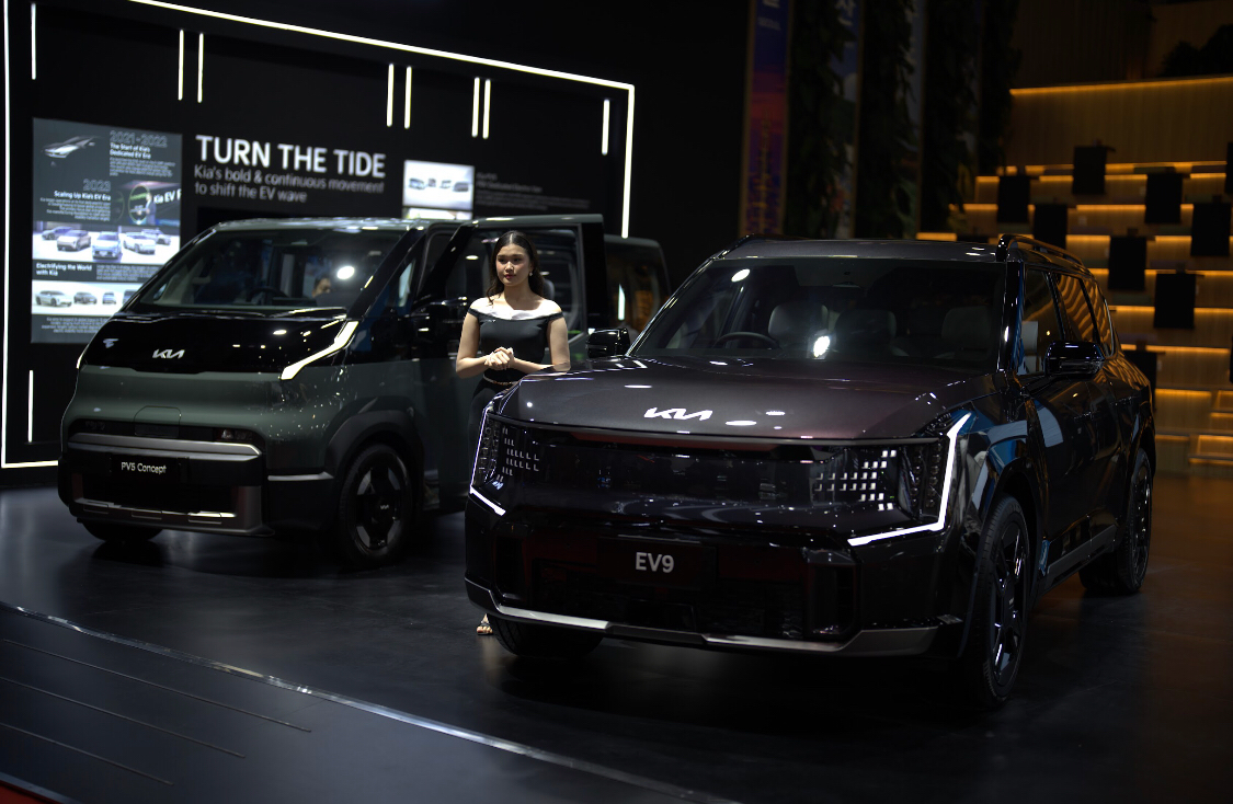 Kia Catatkan Hasil Manis di IIMS 2026: SPK Ratusan Unit dan Bawa Pulang 2 Penghargaan