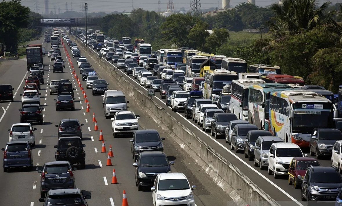 Arus Balik Landai, Contraflow di Tol Jakarta-Cikampek Dihentikan