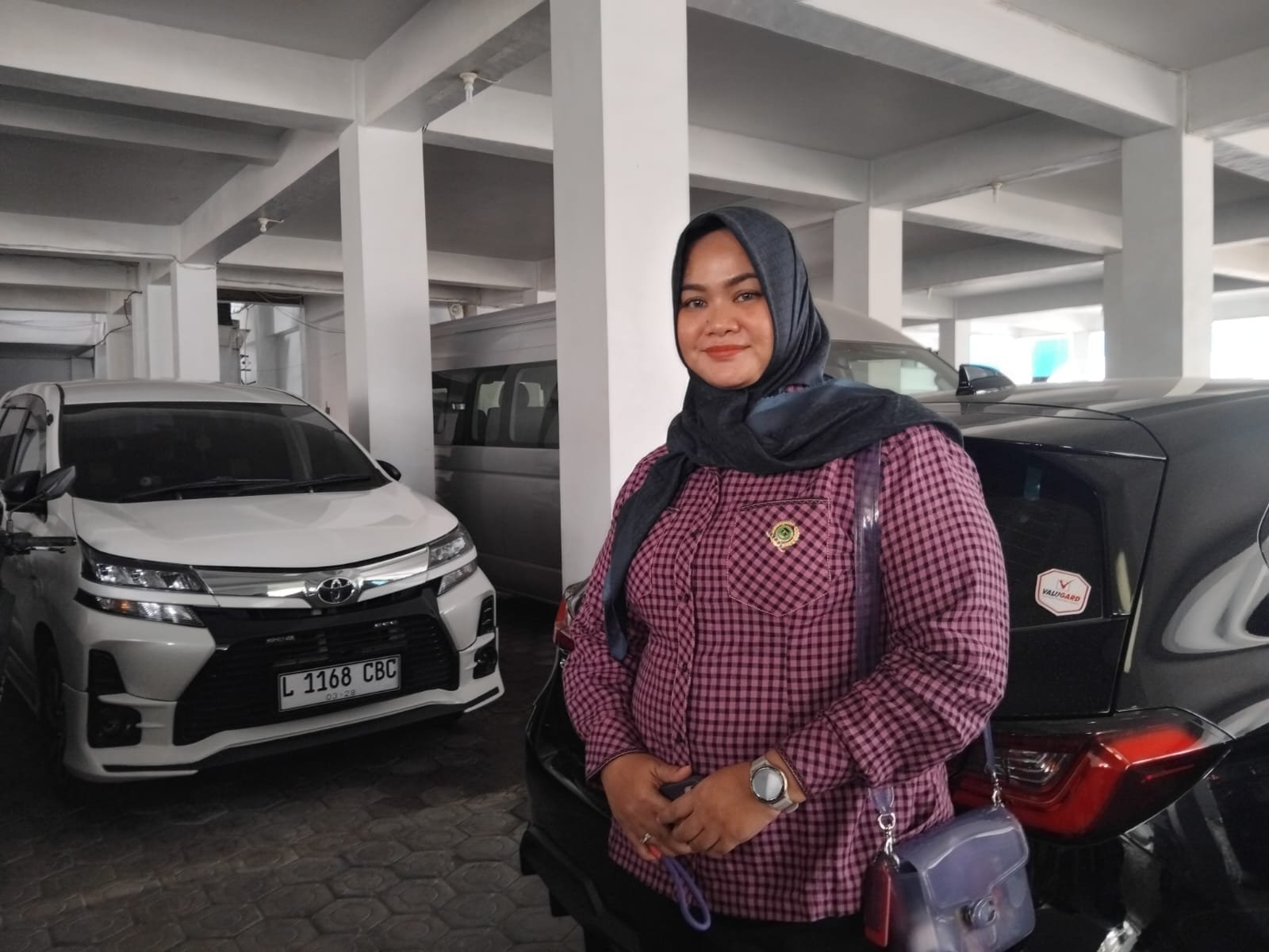 Musim Penghujan, Dewan Wardatun Nur Jamilah Imbau Warga Barut Jangan Buang Sampah ke Sungai