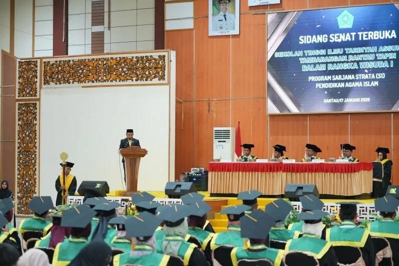 Bupati Tapin Sebut Lulusan STIT Assuniyah Perkuat SDM Daerah