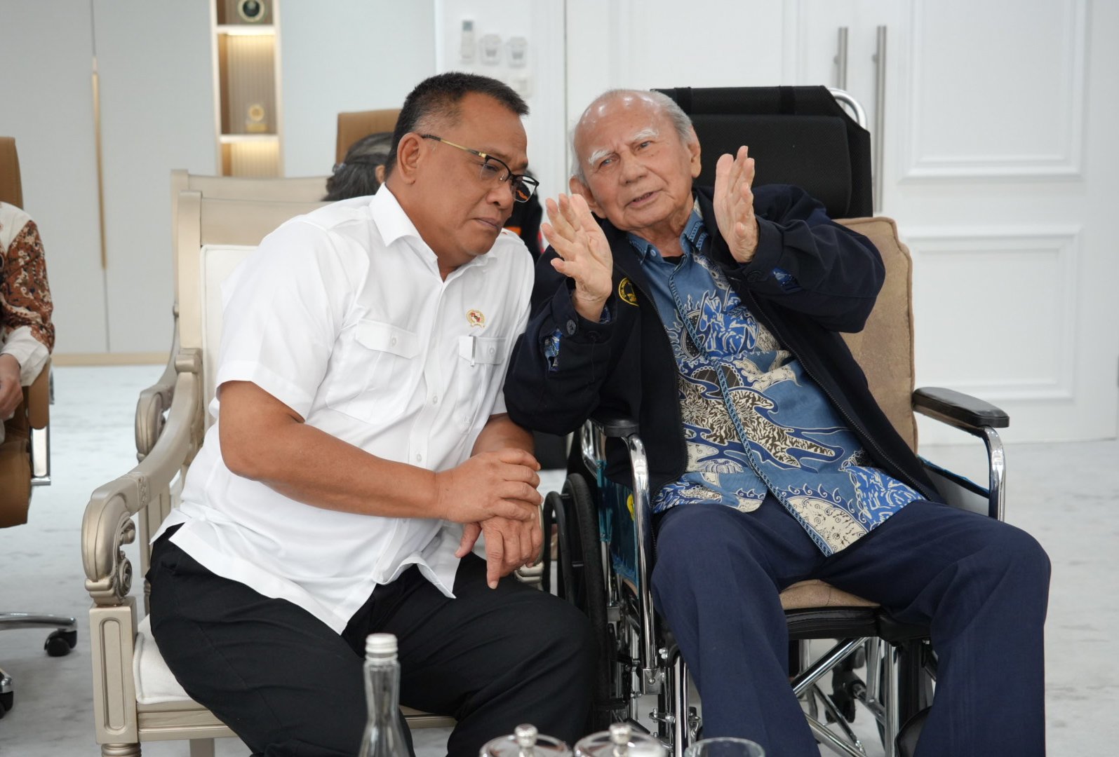 Menteri LH Temui Emil Salim, Bahas Gerakan Lingkungan Inklusif-Berkelanjutan