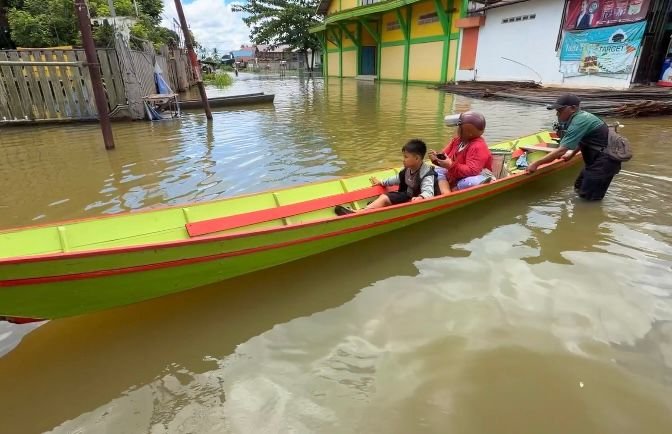 Banjir Terparah 2026 Rendam Kubar, Bantuan Belum Menjangkau Warga