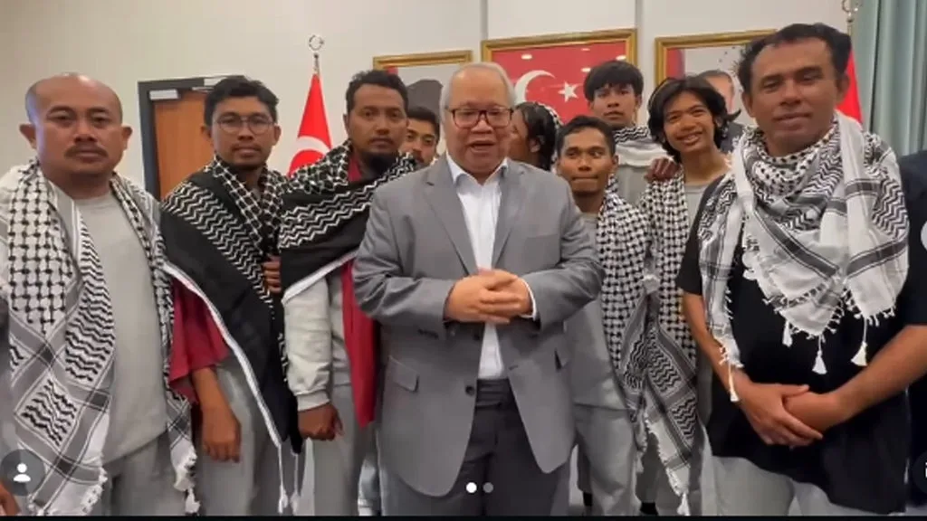 9 WNI Relawan Global Sumud Flotilla yang Ditangkap Israel Tiba di Indonesia