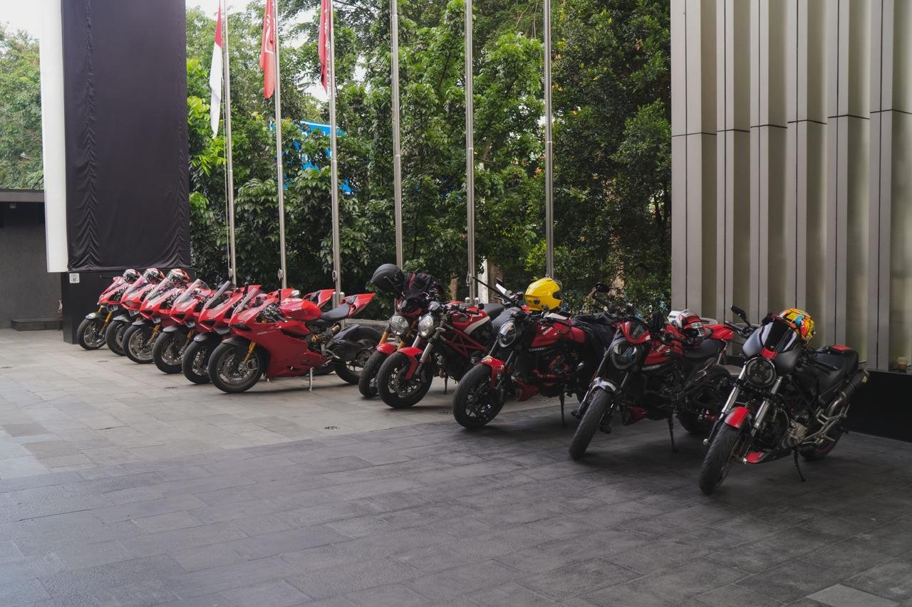 Ducati Indonesia Satukan Berbagai Komunitas Motor Lewat Weekend Ride