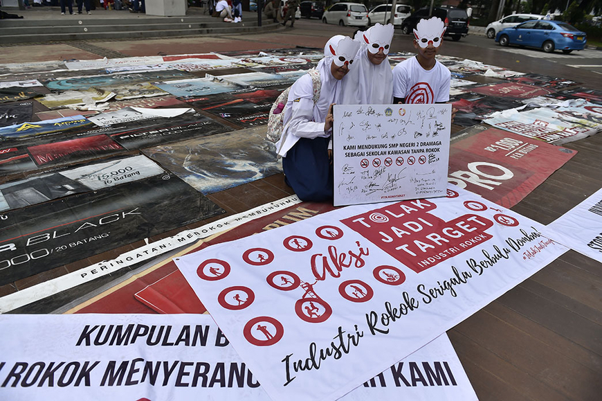 Sekolah di Jakarta Dikepung Iklan Rokok