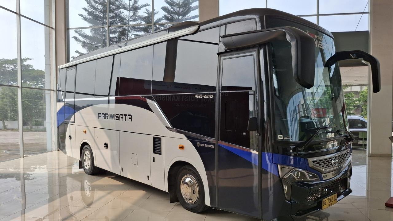 Hino Serahkan Bus GB 150 Euro 4 ke Laskad Trans, Makin Dipercaya Operator Bus di Sumatra