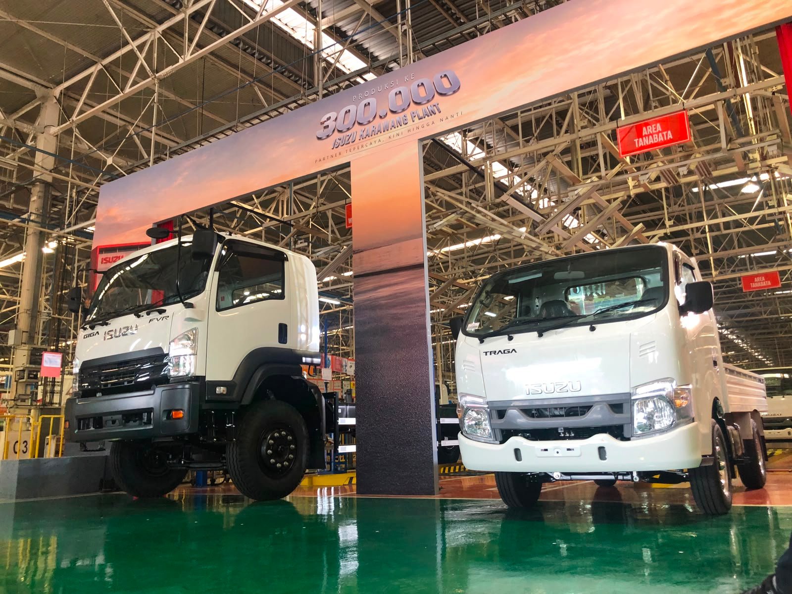 Isuzu Karawang Plant Tembus Produksi 300.000 Unit, Siap Perkuat Ekspor Kendaraan Komersial