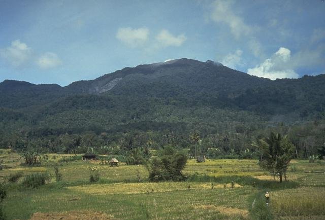 Aktivitas Gunung Sorikmarapi Meningkat Tajam, Warga Diminta Jauhi Kawah dalam Radius 1,5 Kilometer