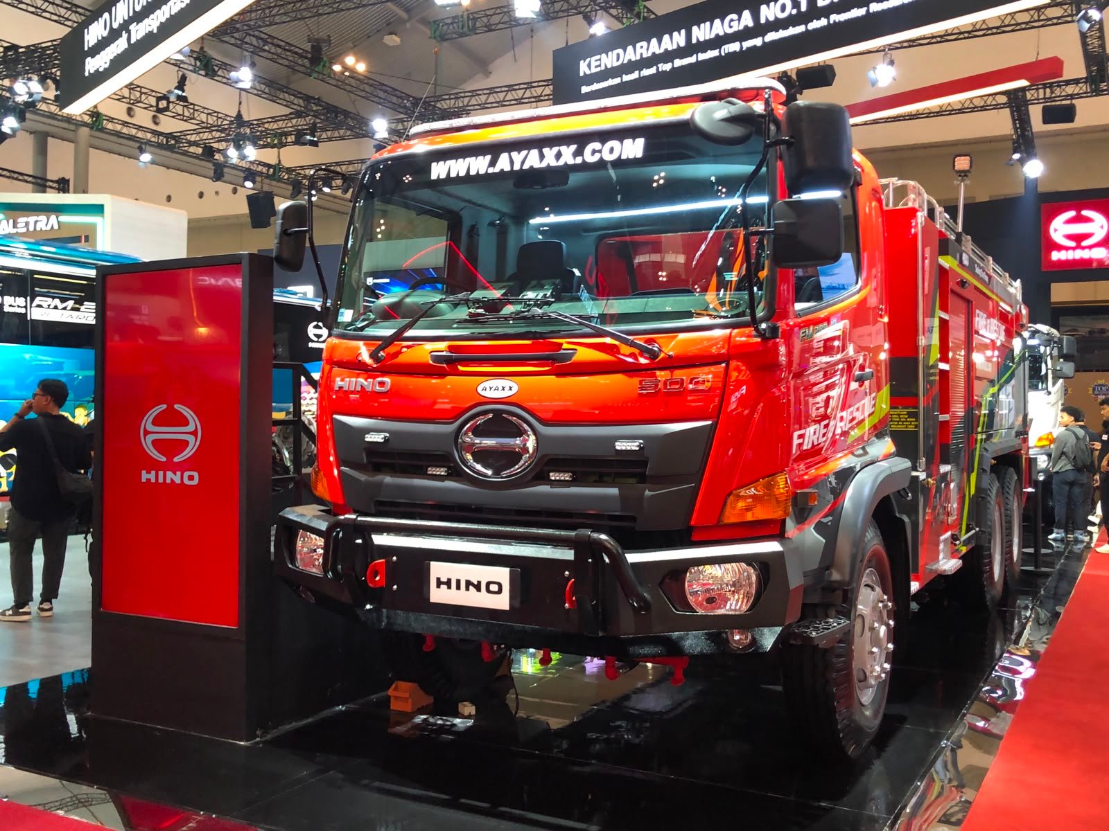 GIIAS 2026: Hino Pamer Truk Pemadam Kebakaran, Bertenaga 280 PS dan Siap Hadapi Situasi Darurat