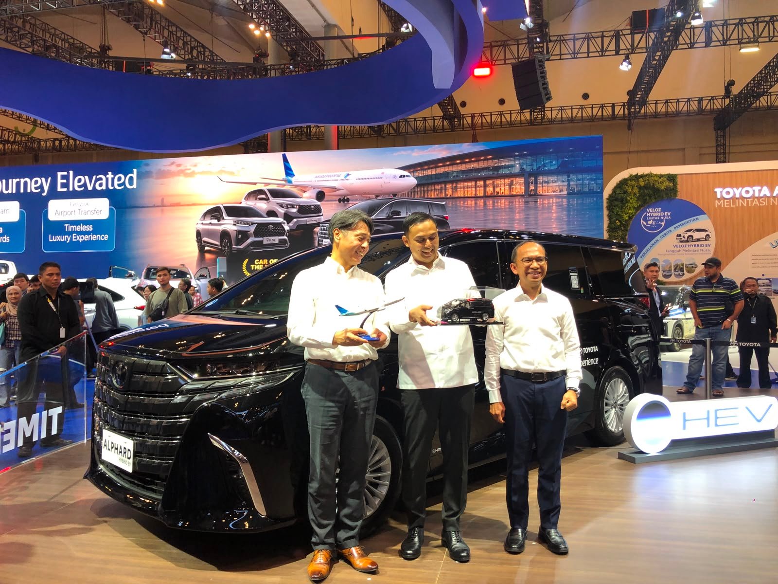 Toyota-Garuda Indonesia Kolaborasi, Penumpang Bisa Bawa Pulang 3 Mobil Hybrid