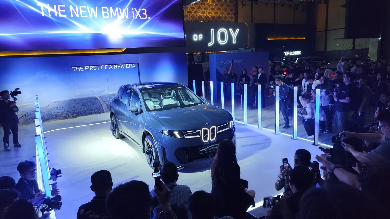 BMW iX3 Jadi Lead Car Maybank Marathon 2026, Bisa Tempuh 805 Km Sekali Isi