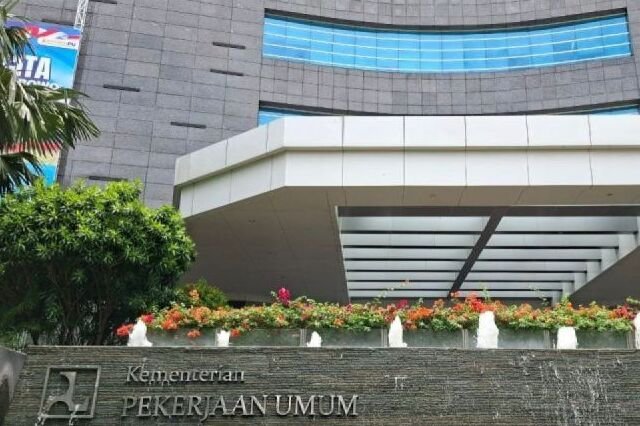 Kementerian PU Kerahkan Alat Berat Tangani Longsoran Gempa NTT
