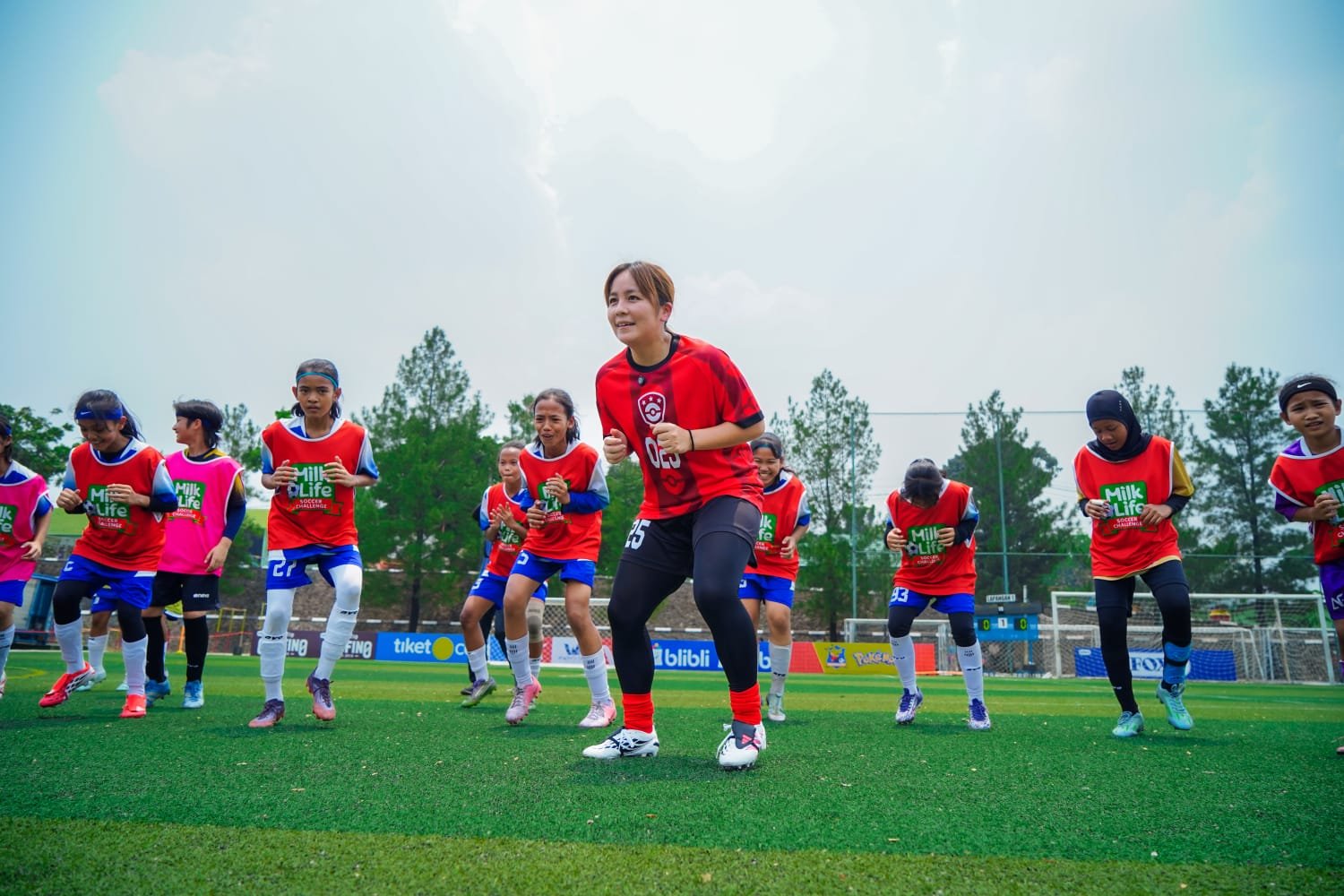 Legenda Jepang Mana Iwabuchi dan Aya Miyama Latih 74 Pesepakbola Putri Muda Indonesia